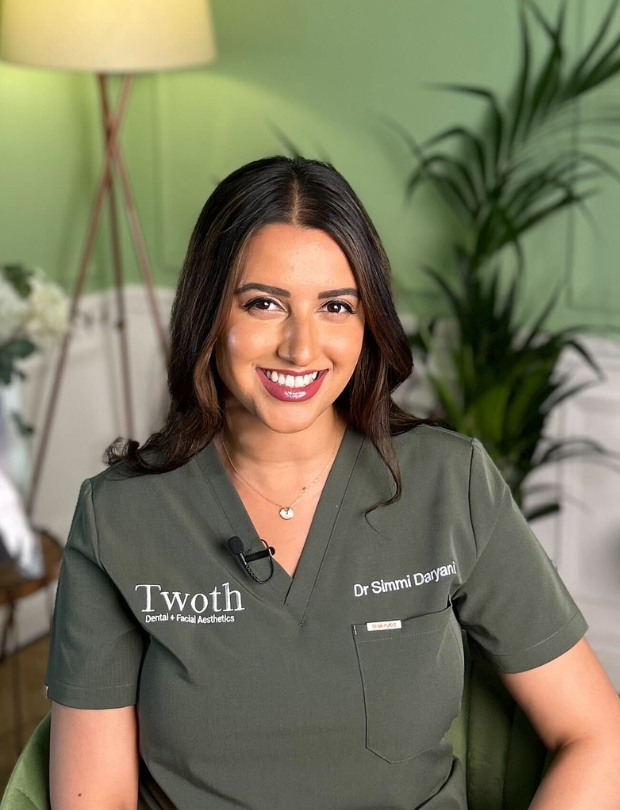 Dr Simmi