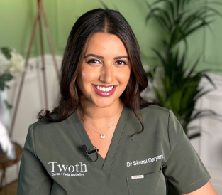 Dr Simmi